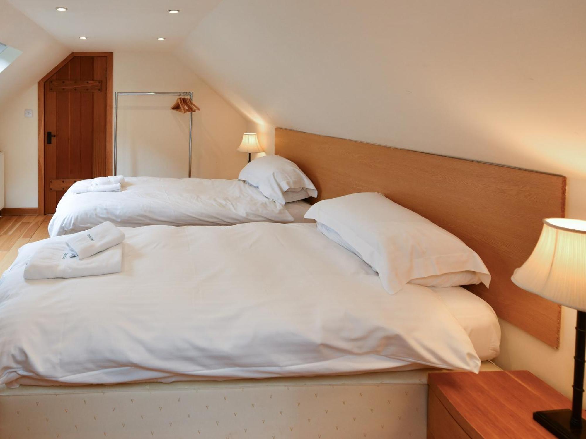 Cloncaird Castle Estate Cottages Maybole Номер фото
